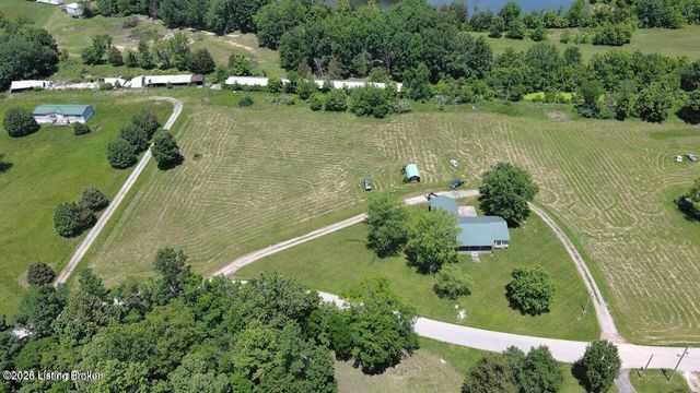 360 Pumpkin Rd, Shepherdsville, KY 40165