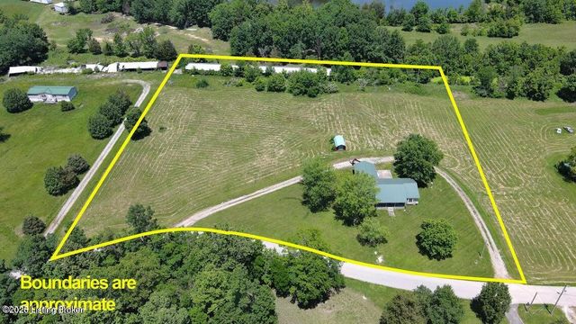 360 Pumpkin Rd, Shepherdsville, KY 40165