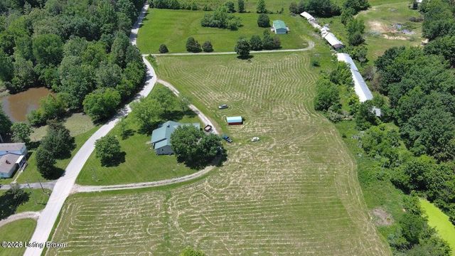 360 Pumpkin Rd, Shepherdsville, KY 40165