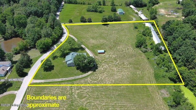 360 Pumpkin Rd, Shepherdsville, KY 40165