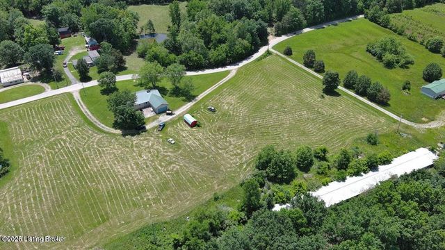 360 Pumpkin Rd, Shepherdsville, KY 40165