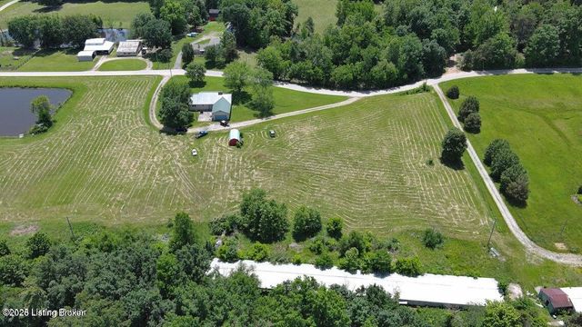 360 Pumpkin Rd, Shepherdsville, KY 40165