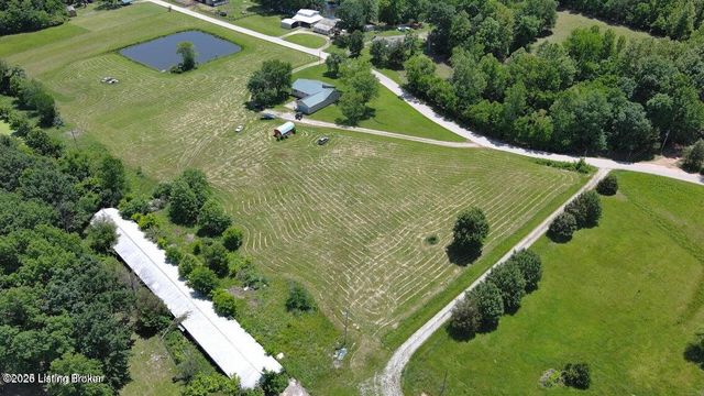 360 Pumpkin Rd, Shepherdsville, KY 40165