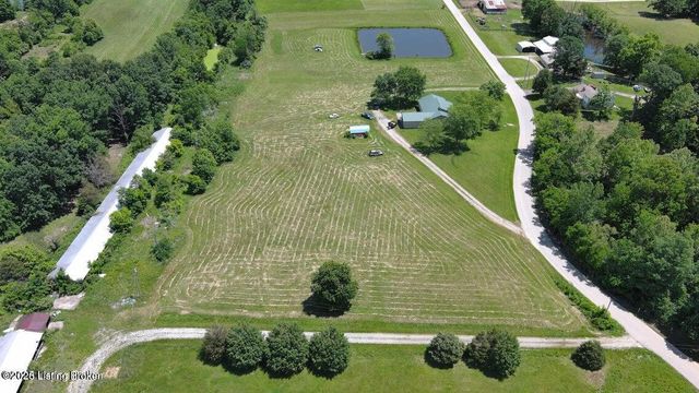 360 Pumpkin Rd, Shepherdsville, KY 40165