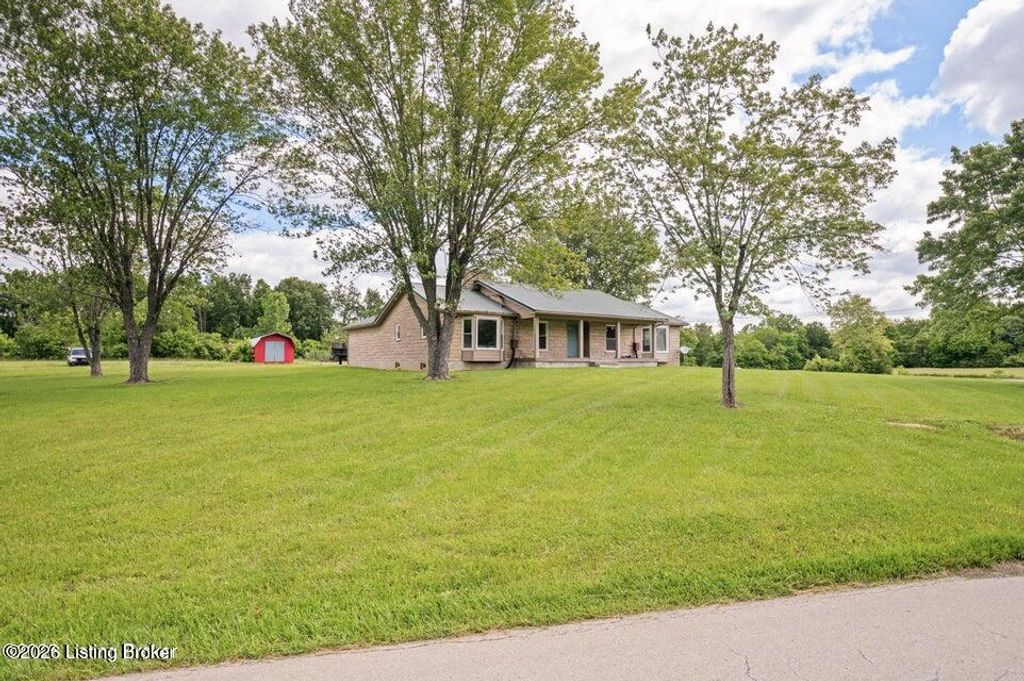 360 Pumpkin Rd, Shepherdsville, KY 40165