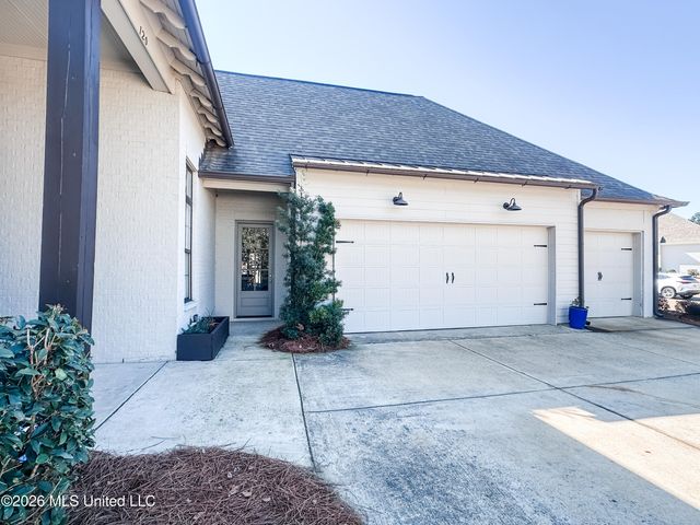120 Greenway Lane, Madison, MS 39110
