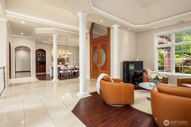 18212 244th Avenue NE, Woodinville, WA 98077