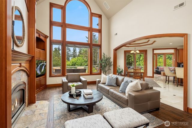 18212 244th Avenue NE, Woodinville, WA 98077