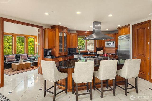 18212 244th Avenue NE, Woodinville, WA 98077