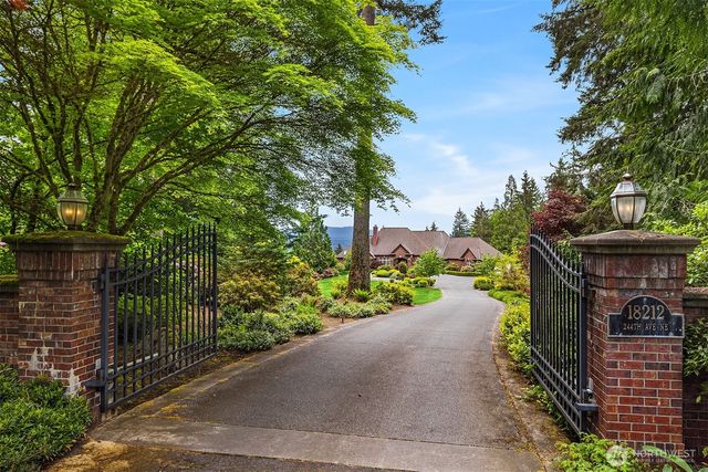 18212 244th Avenue NE, Woodinville, WA 98077