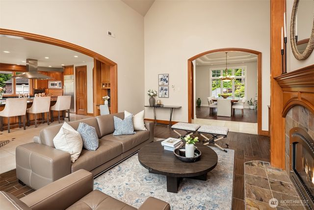 18212 244th Avenue NE, Woodinville, WA 98077