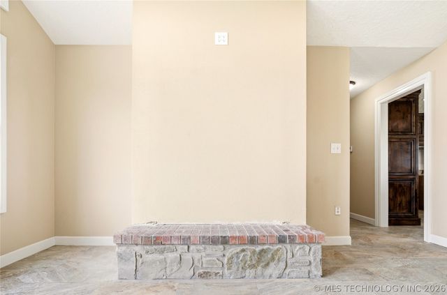 8770 W Gassaway, Hulbert, OK 74441