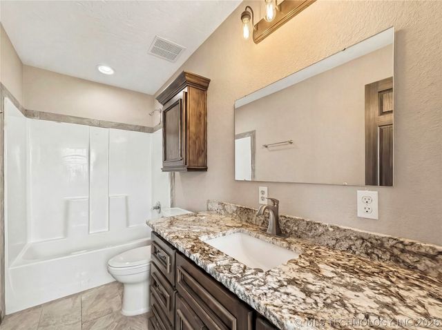 8770 W Gassaway, Hulbert, OK 74441