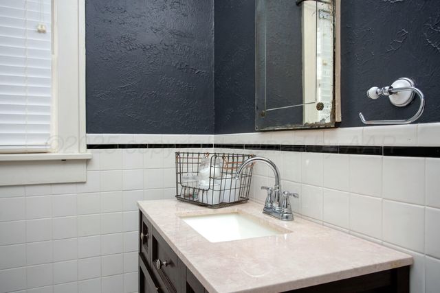 2401 S Hughes Street, Amarillo, TX 79109