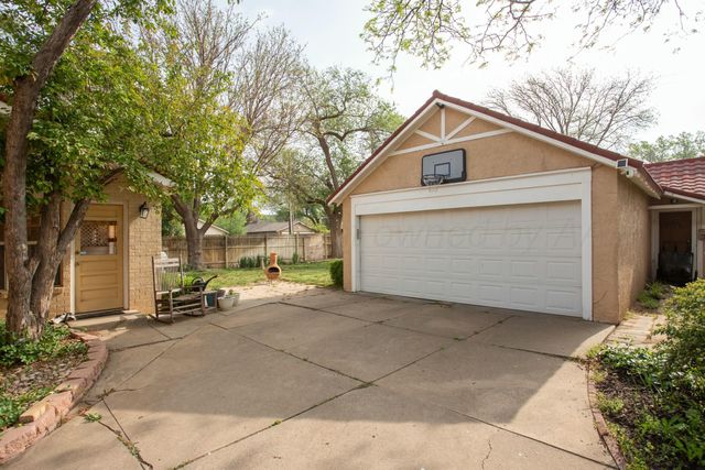 2401 S Hughes Street, Amarillo, TX 79109