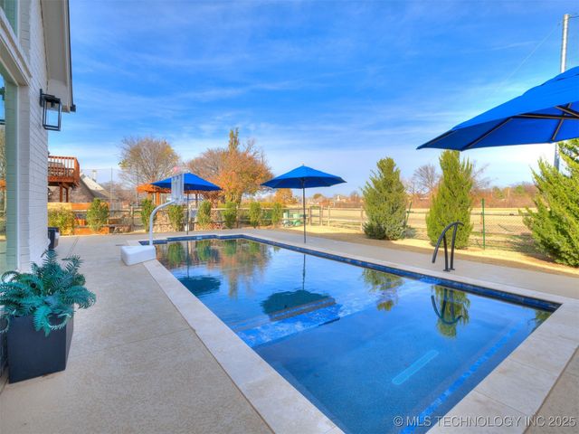 3413 N Narcissus Avenue, Broken Arrow, OK 74012