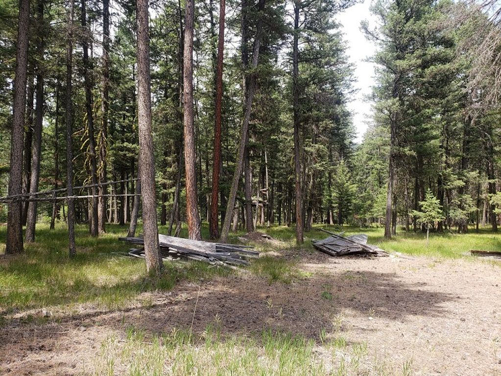 Image 2 of property listing at 19425 Pond Road, Frenchtown, MT 59834