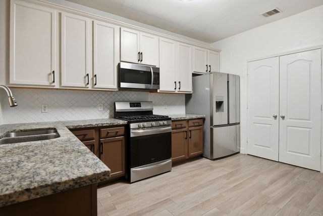 16019 Summerville Lake Drive, Tomball, TX 77377