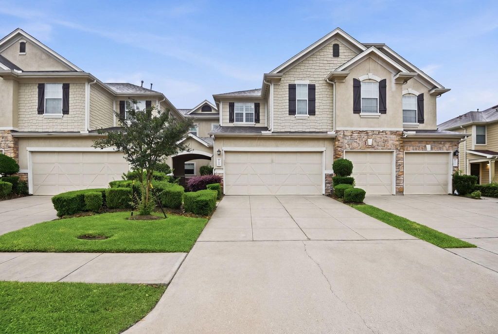 16019 Summerville Lake Drive, Tomball, TX 77377