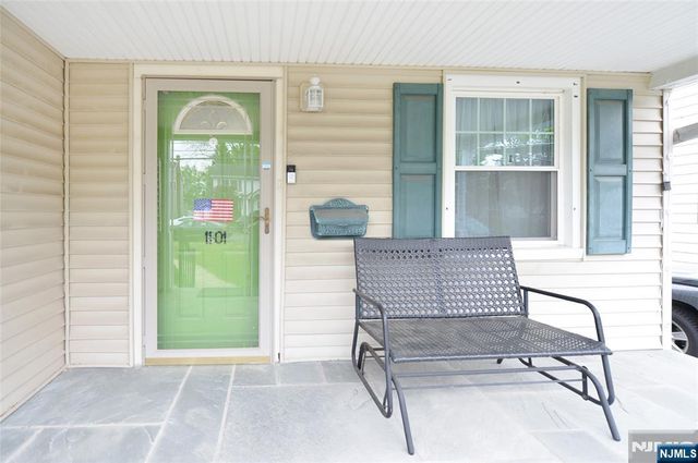 11-01 1st Street, Fair Lawn, NJ 07410