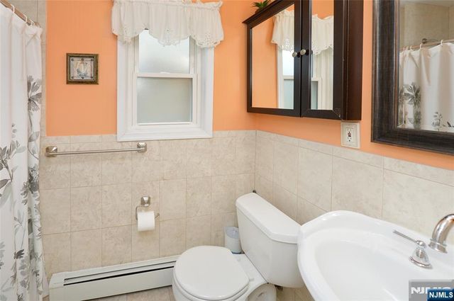 11-01 1st Street, Fair Lawn, NJ 07410