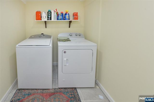 11-01 1st Street, Fair Lawn, NJ 07410