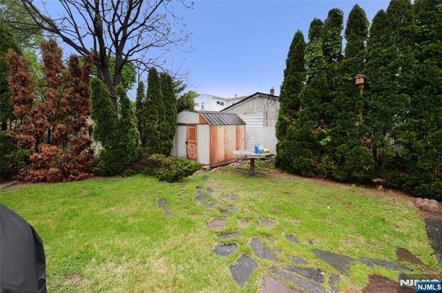 11-01 1st Street, Fair Lawn, NJ 07410