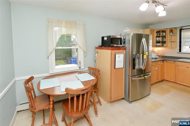 11-01 1st Street, Fair Lawn, NJ 07410