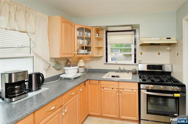 11-01 1st Street, Fair Lawn, NJ 07410