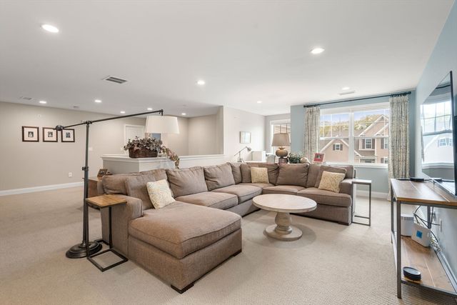 65 Glen Ellen Blvd 65, Millis, MA 02054