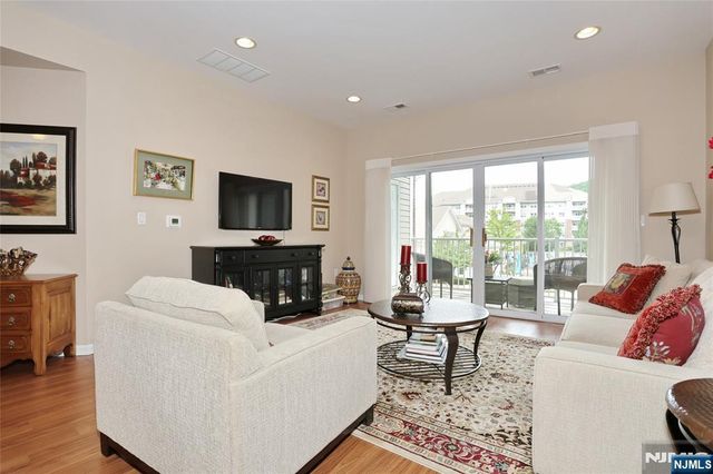 8107 Warrens Way, Wanaque, NJ 07465