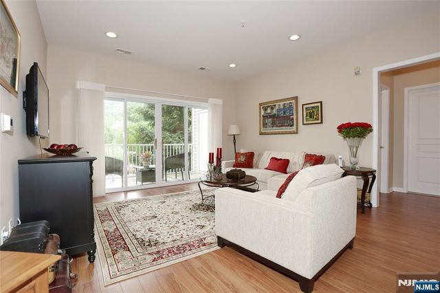 8107 Warrens Way, Wanaque, NJ 07465