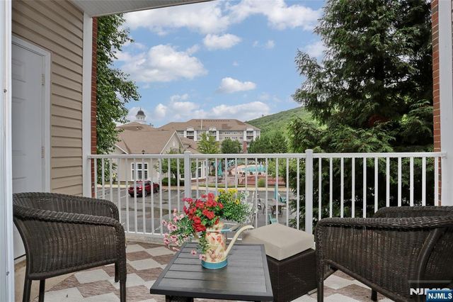 8107 Warrens Way, Wanaque, NJ 07465