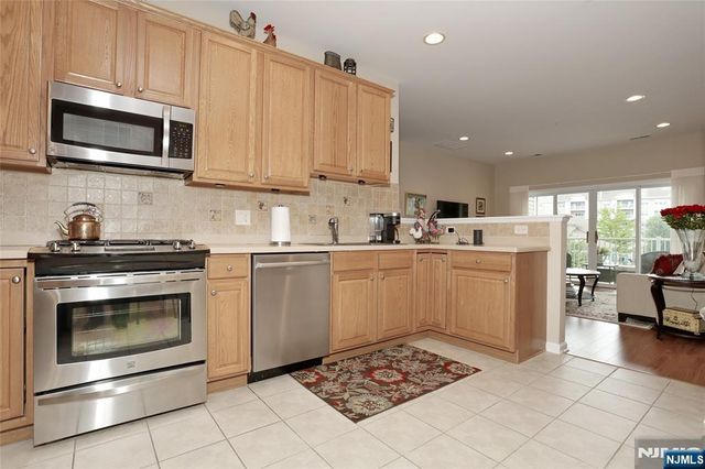8107 Warrens Way, Wanaque, NJ 07465