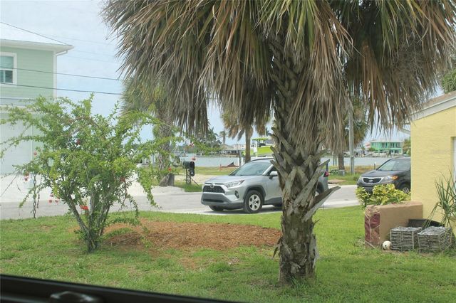 14187 W PARSLEY DRIVE, Madeira Beach, FL 33708