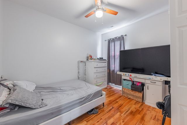 844 N Laramie Avenue, Chicago, IL 60651