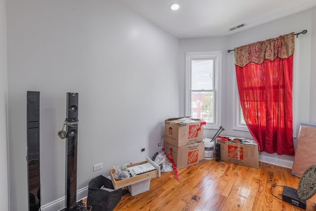 844 N Laramie Avenue, Chicago, IL 60651