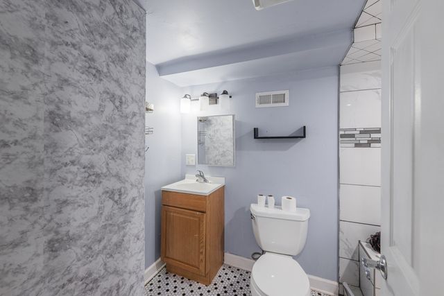 844 N Laramie Avenue, Chicago, IL 60651