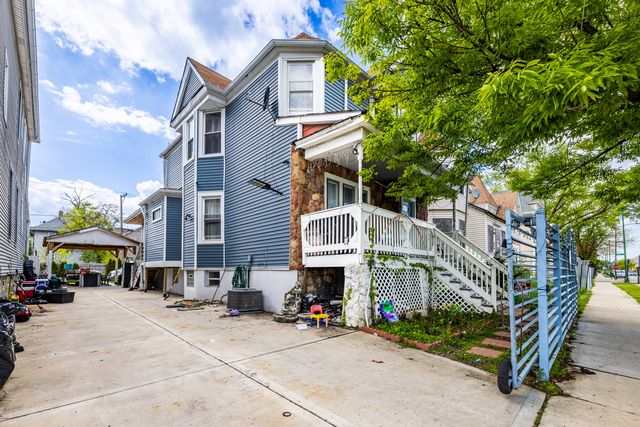 844 N Laramie Avenue, Chicago, IL 60651