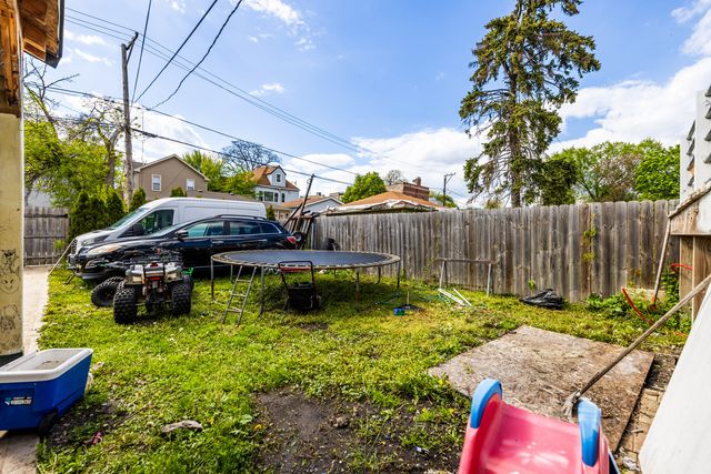 844 N Laramie Avenue, Chicago, IL 60651