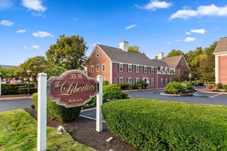 35 Bedford St. 9, Lexington, MA 02420