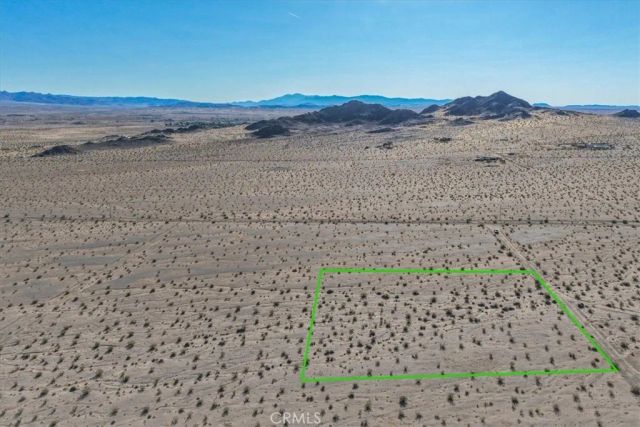127 Waylyn, 29 Palms, CA 92277
