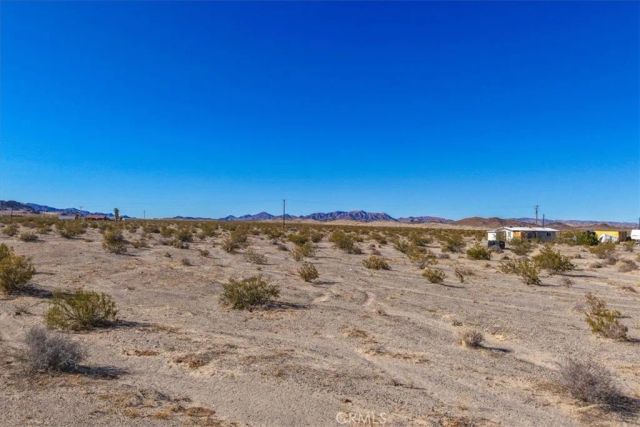 127 Waylyn, 29 Palms, CA 92277