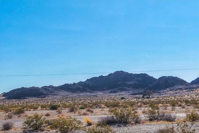 127 Waylyn, 29 Palms, CA 92277