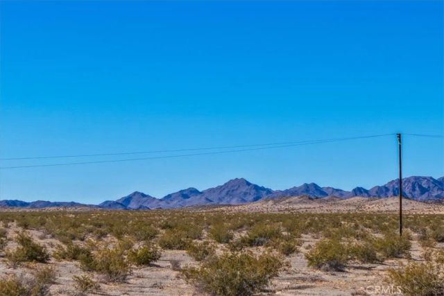 127 Waylyn, 29 Palms, CA 92277