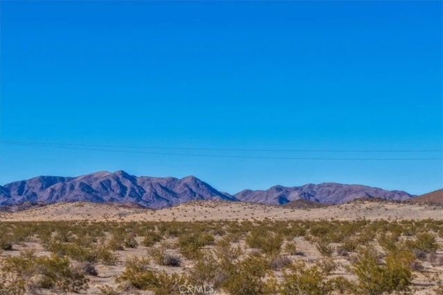 127 Waylyn, 29 Palms, CA 92277