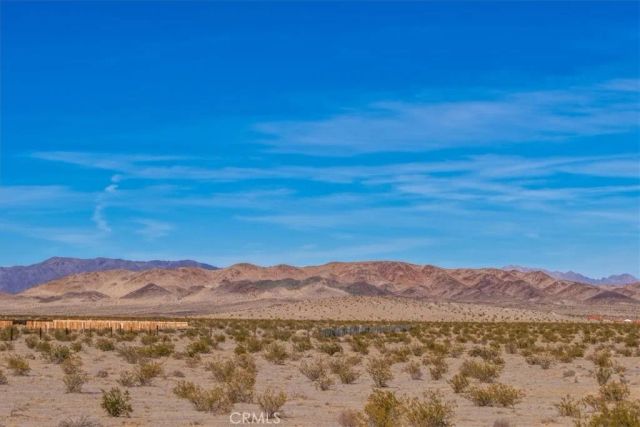 127 Waylyn, 29 Palms, CA 92277