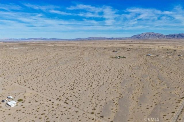 127 Waylyn, 29 Palms, CA 92277