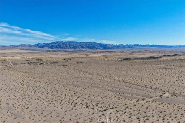 127 Waylyn, 29 Palms, CA 92277
