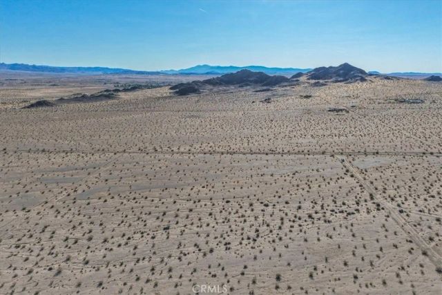 127 Waylyn, 29 Palms, CA 92277
